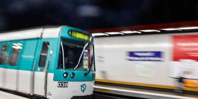 Treno deragliato in Francia, la polizia privilegia la pista del sabotaggio