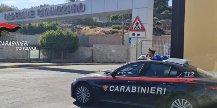Acido spruzzato contro un avvocato a Messina, fermata l’ex cliente