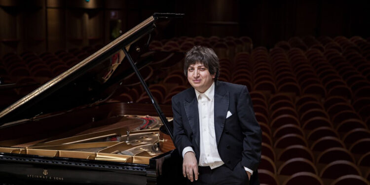 “Bach e la danza”: il pianista iraniano Ramin Bahrami a Napoli per “Musica Urbana”