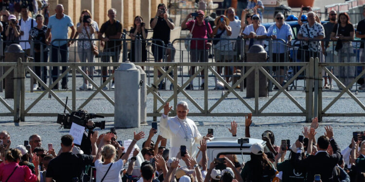 Il Papa, il progresso scientifico deve difendere sempre la dignità dell’uomo