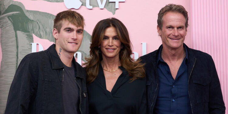 Morto a 27 anni il modello Presley Gerber, figlio di Cindy Crawford