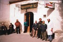 I bar sotto casa, ne scompaiono 11 al giorno. L’allarme di Confesercenti