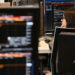 Borsa: Milano peggiora, scivolano Prysmian e Stm
