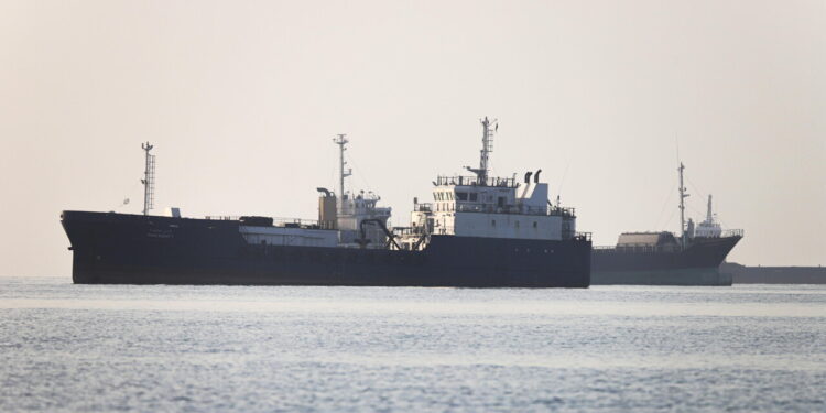 Ukmto, ‘colpita petroliera in transito a Hormuz, due feriti lievi’