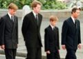 Le rivelazioni del fratello di Diana non risparmiano Elisabetta, reali in imbarazzo