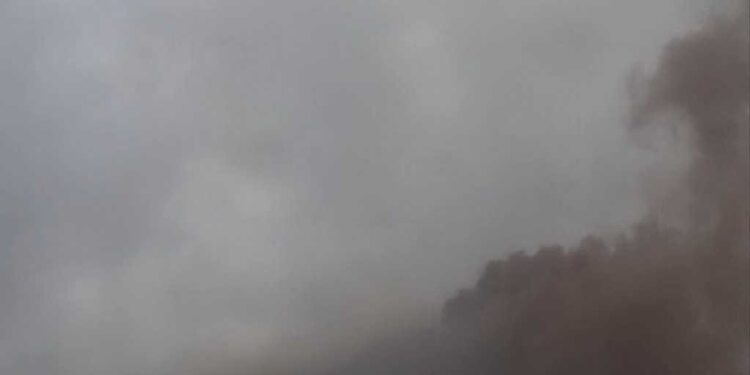 Emissione cenere dall’Etna, restano 10 gli atterraggi l’ora a Catania