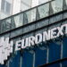 Borsa: Europa positiva, salgono gli indici Pmi, Milano +0,4%