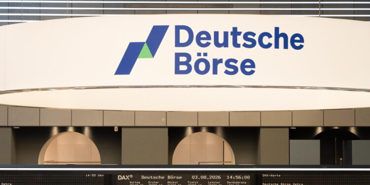 Borsa: l’Europa positiva, in calo i rendimenti dei titoli di Stato