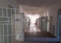 Picchiato per aver difeso un detenuto da aggressione omofoba, 3 a processo