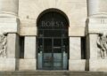 Borsa: Milano (+0,7%) sale con le banche, debole Eni