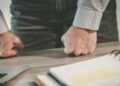 20 ore di lavoro e minacce di licenziamento, la Cassazione conferma: è estorsione