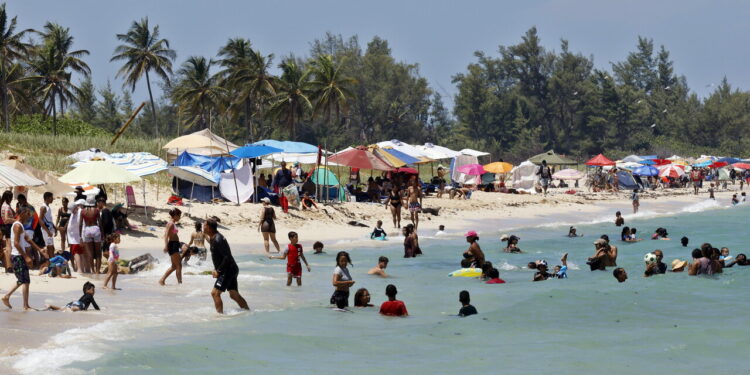 Il turismo a Cuba è crollato del 62% da gennaio a luglio