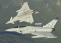 Caccia italiani della Nato abbattono drone in Lituania. Fregata russa lancia razzi vicino a elicottero danese