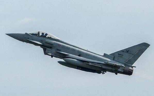Attacco a base aerea in Arabia Saudita, colpito F-2000 italiano. Crosetto: “Nessun militare coinvolto”