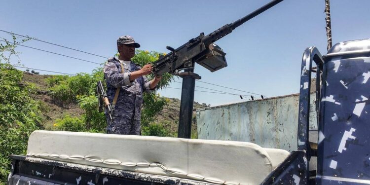 Attacco Houthi in Arabia Saudita, 13 civili feriti. Pentagono smentisce Trump su carenza munizioni