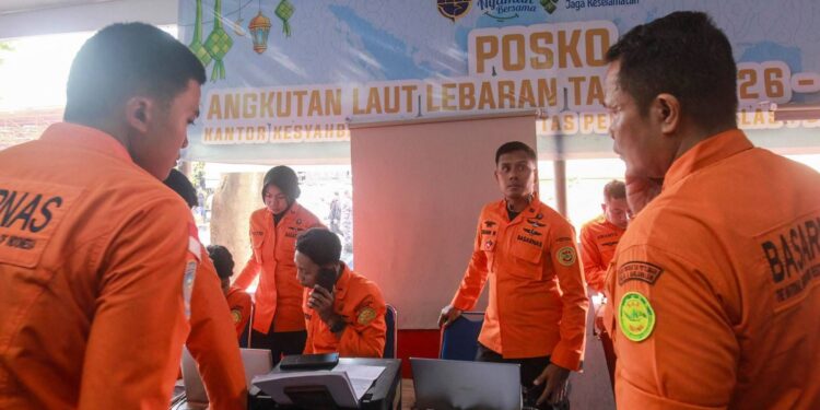 Indonesia, traghetto colpito da una tempesta nel Mar di Giava: un morto e 103 passeggeri salvati
