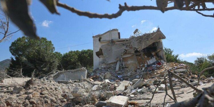 Nuovi raid israeliani in Libano, “11 morti: c’è anche un neonato”