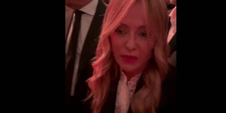 Moda, Meloni alla cena di gala a Palazzo Reale a Milano: “Il governo è vicino al settore”