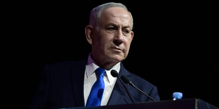 Netanyahu denuncia Haaretz per diffamazione: “Bugie, nessuna telefonata con Mbz”