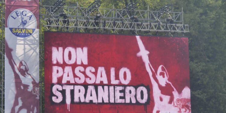 Pontida, Lega al ‘test’ del pratone. Salvini chiede unità: “Vinciamo se forti e liberi da Nord a Sud”