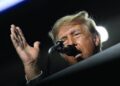 Elezioni midterm Usa, Trump: “Se non votate andrete all’inferno'”