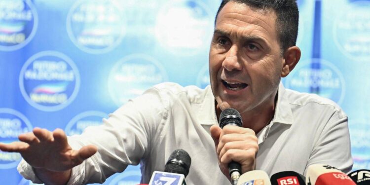 Mauro Corona: “Vannacci creato dai media, ora sarà Duce d’Italia”