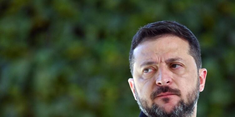 Ucraina, Zelensky propone a Putin incontro al G20 di Miami: “Dobbiamo parlarci”