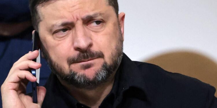 Ucraina, bilancio in rosso. NYT: “Zelensky chiede altri 23 miliardi all’Ue”