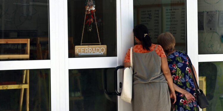Verso la scomparsa a Cuba la storica ‘libreta’ di approvvigionamento