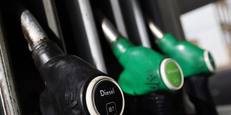 Codacons, in due giorni pieno gasolio rincara di 1 euro