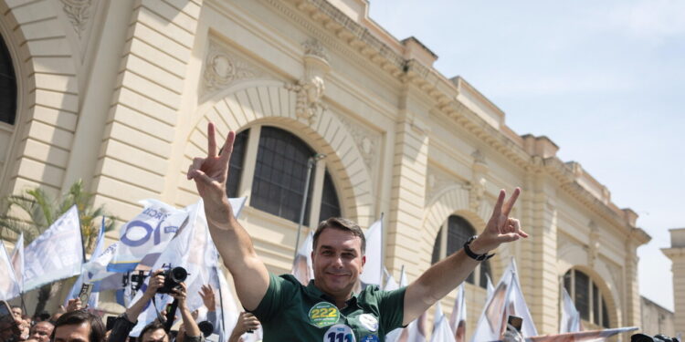 Bolsonaro Jr. a Lula, ‘domenica verrai cacciato dalla presidenza’