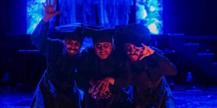 Genova, al Teatro della Tosse una ‘lenta’ e leggera cena con Macbeth