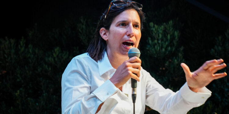 Schlein riunisce la segreteria del Pd. ‘Il programma si scrive anche insieme ai centristi’