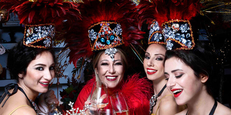 A Napoli il Sannazaro rinasce dal suo show simbolo, “Café Chantant” al Mediterraneo