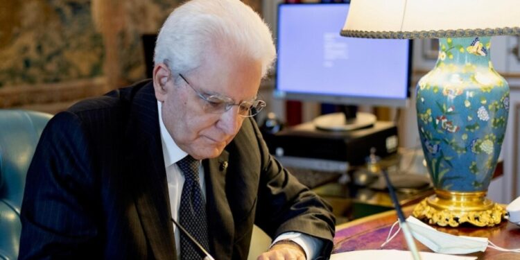 Mattarella concede tre grazie, c’è anche un gioielliere che sparò ai rapinatori