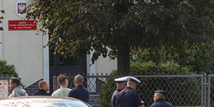 Nuovo attacco con coltello in una scuola in Polonia, uccisa una donna