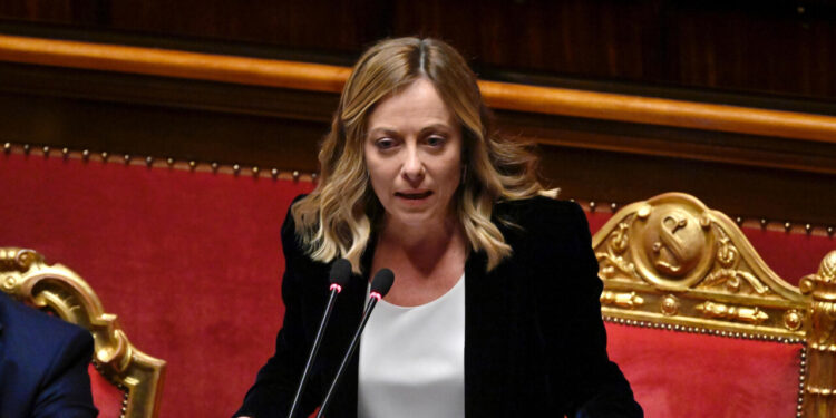 Meloni, intesa di Trump sul gasolio russo è rischiosa, legittima Mosca