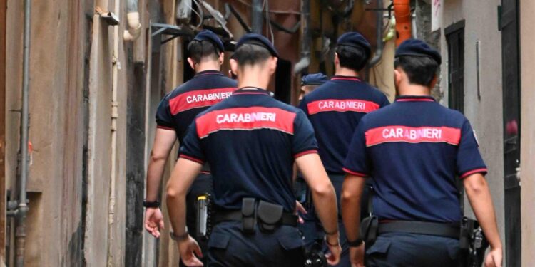 Maltratta la moglie e le vieta l’italiano, disposto divieto avvicinamento