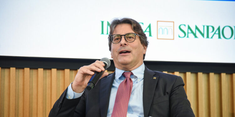 Nuovo accordo tra Intesa Sanpaolo e associazioni dei consumatori