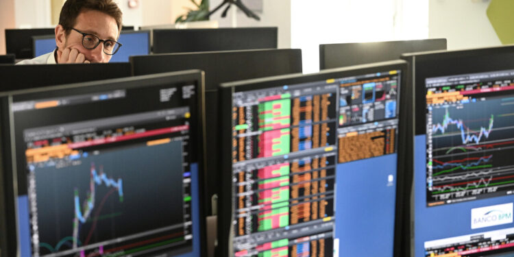 Borsa: l’Europa si consolida, tempesta su bond si spegne, cala il petrolio