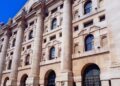 Borsa: Milano si assesta (+0,75%), balzo di Avio e Stellantis