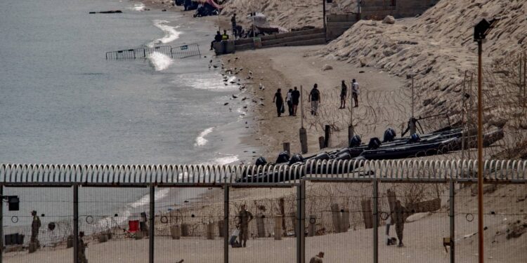 Migranti, Italia proroga i controlli alla frontiera con la Spagna per altri sette giorni