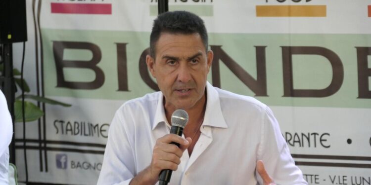 Vannacci scrive i provvedimenti dei primi 100 giorni e attacca la manovra