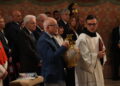 Mattarella, il mondo si illumini e si possa indicare la via della pace