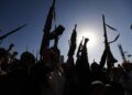 Houthi: “Evitate aeroporti e spazio aereo sauditi, pronti a nuovi attacchi”