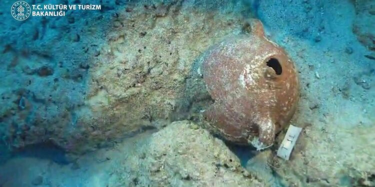 Il relitto più antico del mondo ha 4.700 anni: la scoperta nelle acque della Turchia