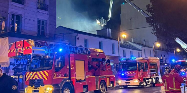 Parigi, mercato degli Enfants Rouges devastato da un incendio