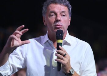 Sondaggio politico, crescono Fratelli d’Italia e Pd. Centrodestra vince con Vannacci