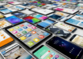 Smartphone, in tre mesi vendite giù del 20%: peggior risultato dal 2012